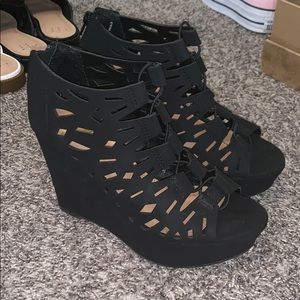 Black Wedges